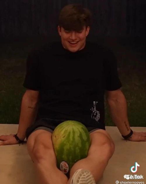 肌肉网红吃瓜,揭秘健身圈幕后故事